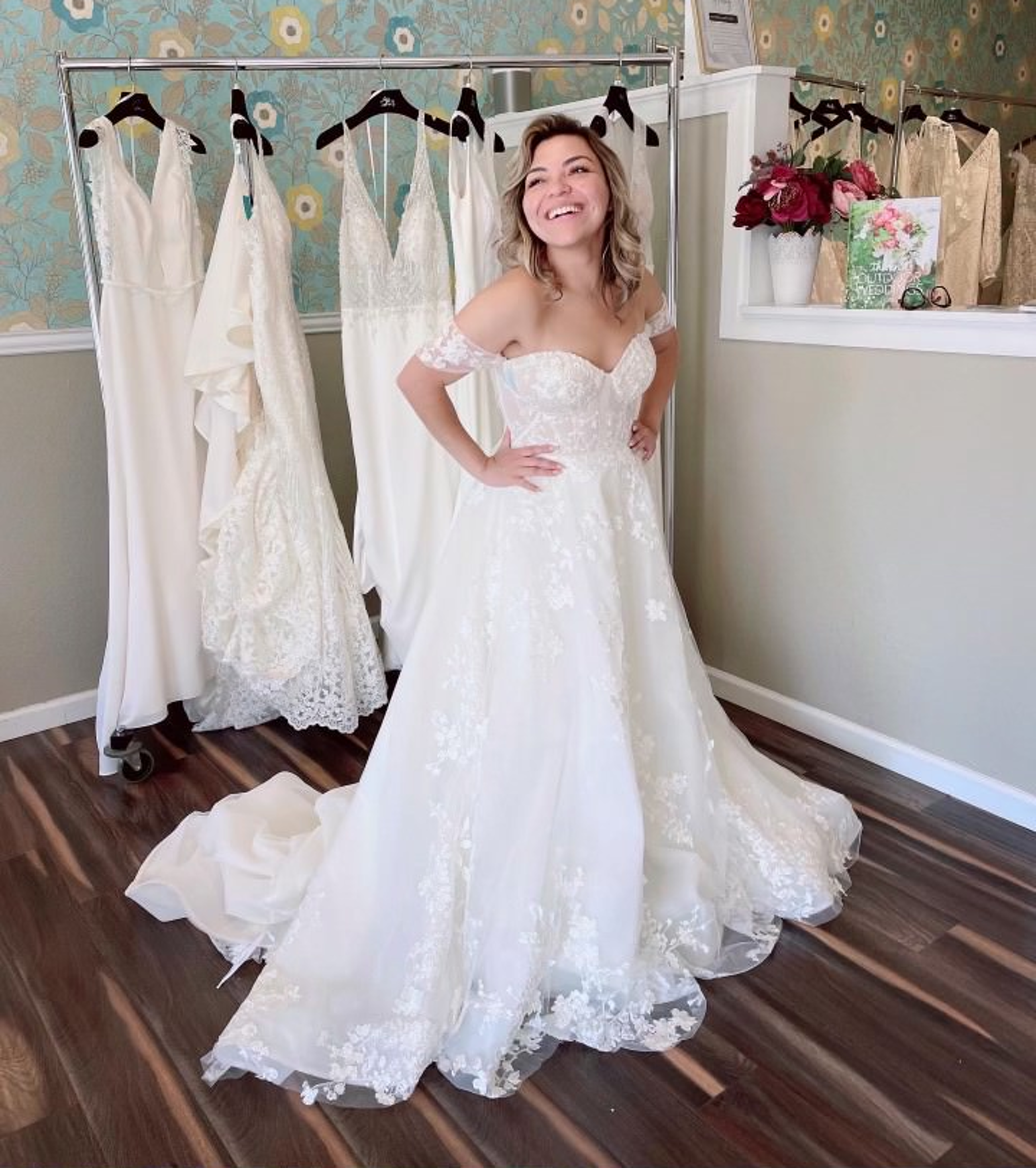 I Do Designer Bridal Consignment - Dress & Attire - Chicago, IL -  WeddingWire